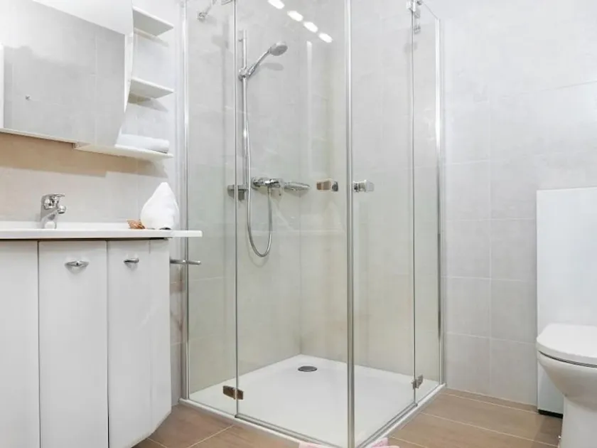 Doppelzimmer Mittagskogel \"bed&breakfast\" 2-3 - Erlebnis-hotel Appartements Pirker - Image 1