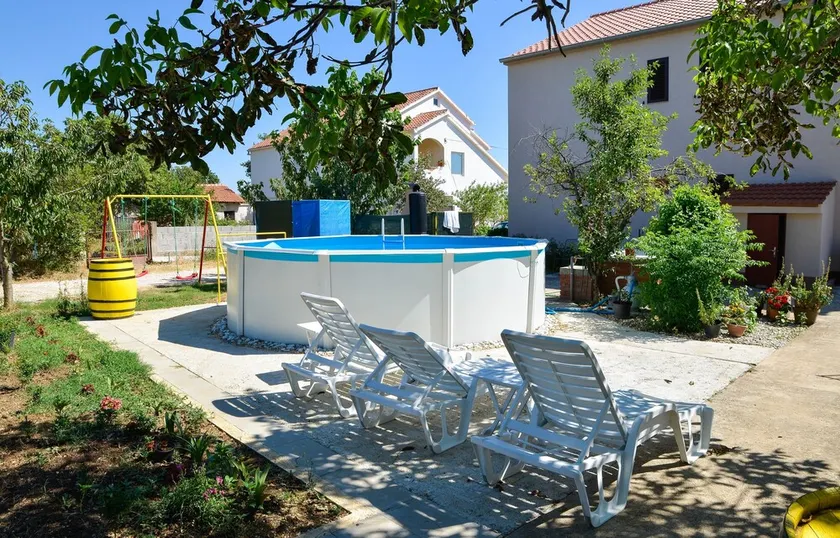 Treværelses lejlighed med en swimmingpool Poljica, Zadar (A-13838-a) - Image 1