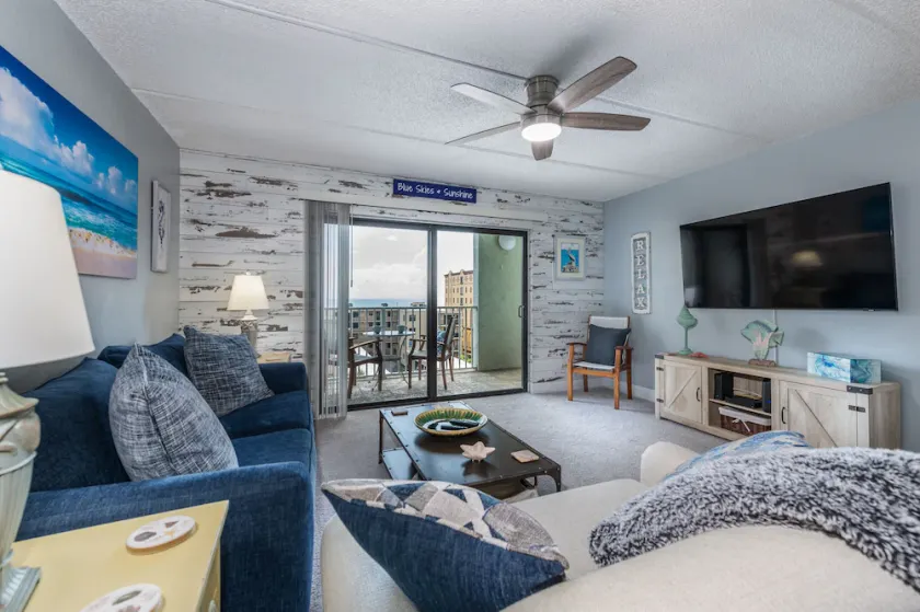 3 min walk to beach! Ocean and river views. Great sunsets! Updated 2 br 2ba - Image 1