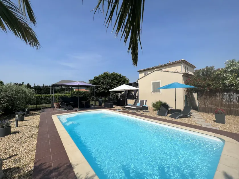 MODERNITÉ, CONFORT, PISCINE, VUE AU PIED DU MONT VENTOUX - Image 1