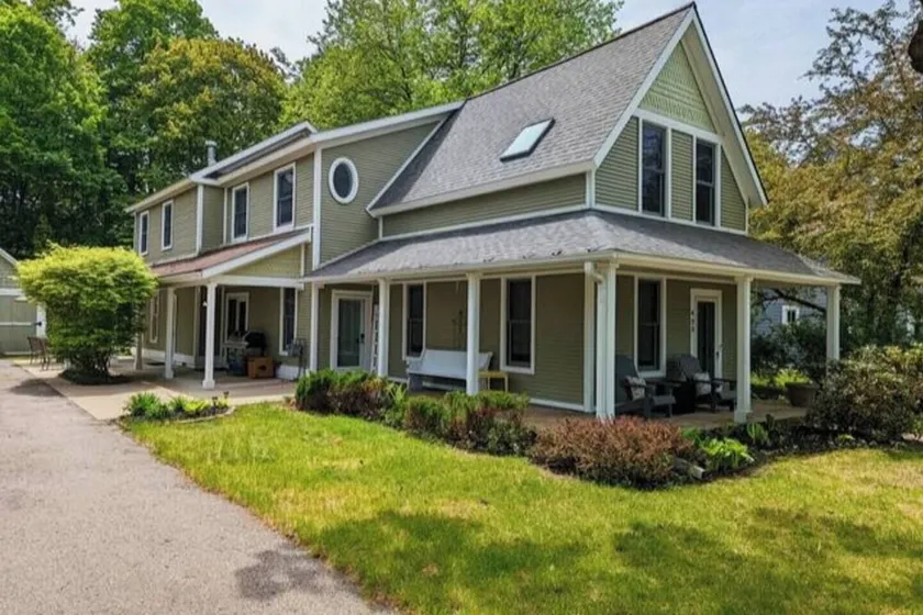 Blissful Boyne City Retreat: Luxurious & Modern! Sleeps 15! - Image 1