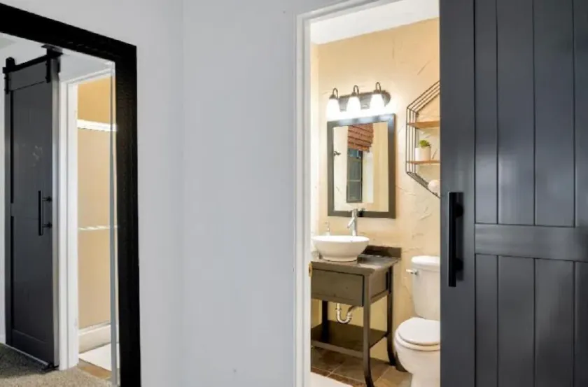 Private Lakefront Retreat, 30 Min to Wild Spring Dunes Golf - Image 1