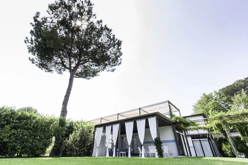 Architectural/Minimal Villa in Forte dei Marmi, Roma Imperiale - Image 1