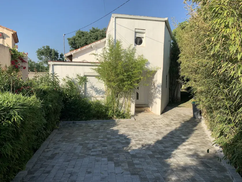 Ideel villa til 9 med 4 soveværelser, 3 badeværelser, swimmingpool, privat parkering. - Image 1