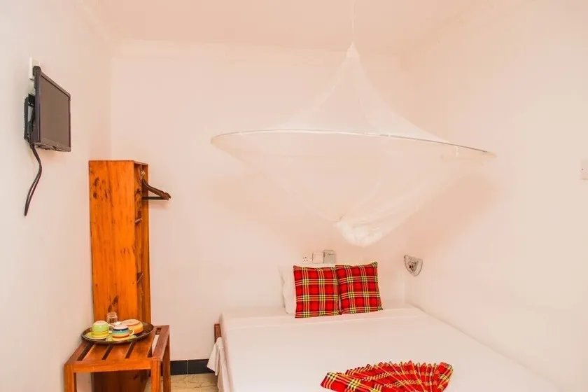 Featuring free WiFi, Rooftop Cafe ,close to ferry terminal  & City attractions 6 - Image 1