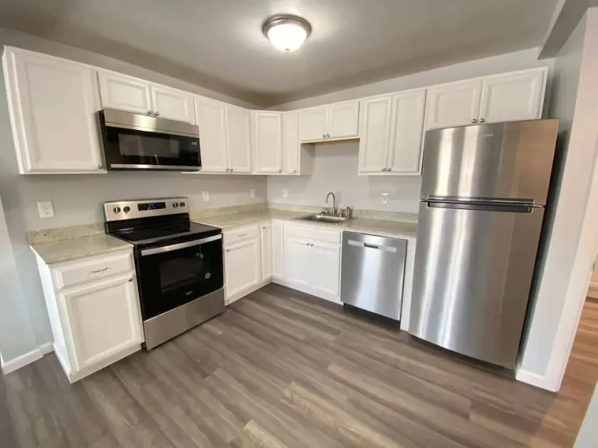 3rd Base Apt 2 All Star Baseball Rentals - Image 1