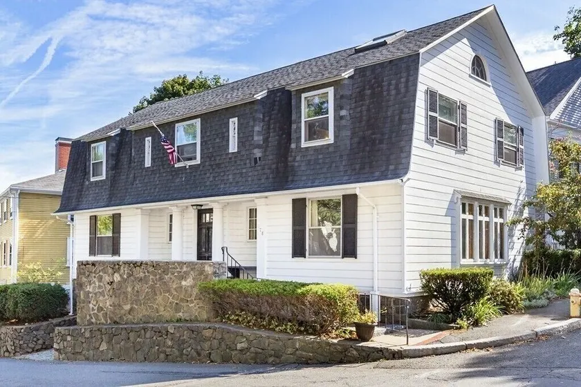Charming downtown home in the center of Historic Marblehead: 5min walk to harbor - Image 1