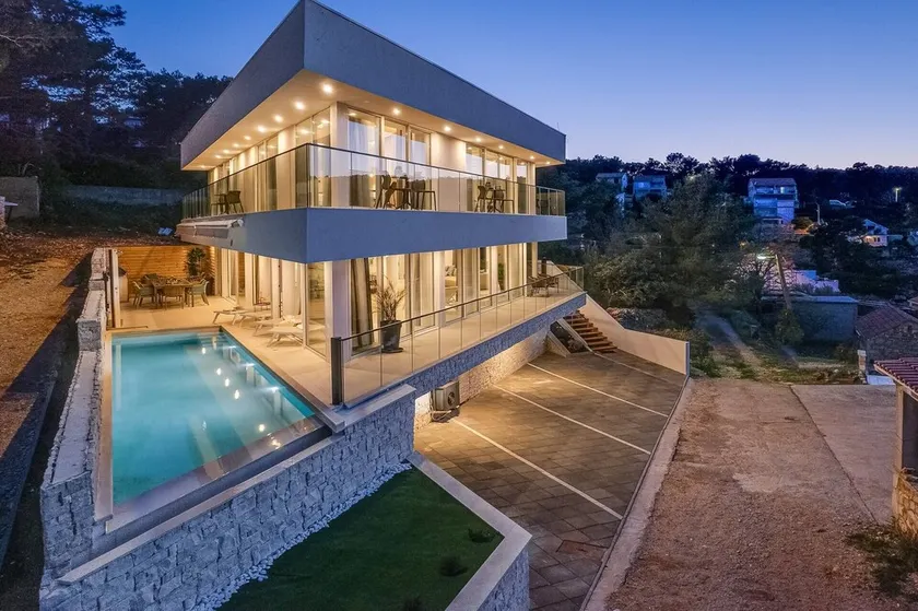 Estate da Noi, heated indoor & outdoor pool, sea view, sauna, family, bbq - Image 1