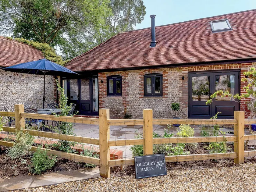 The Lodge at Oldbury Barns - Image 1