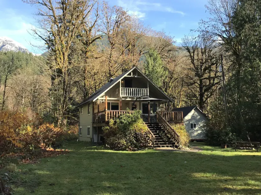 Abgeschiedene Riverfront Cabin mit Whirlpool auf 2 Hektar. Haustierfreundlich! - Image 1