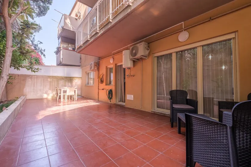 Holiday Apartment \"Damilhouse 1\" with Balcony & Wi-Fi - Image 1