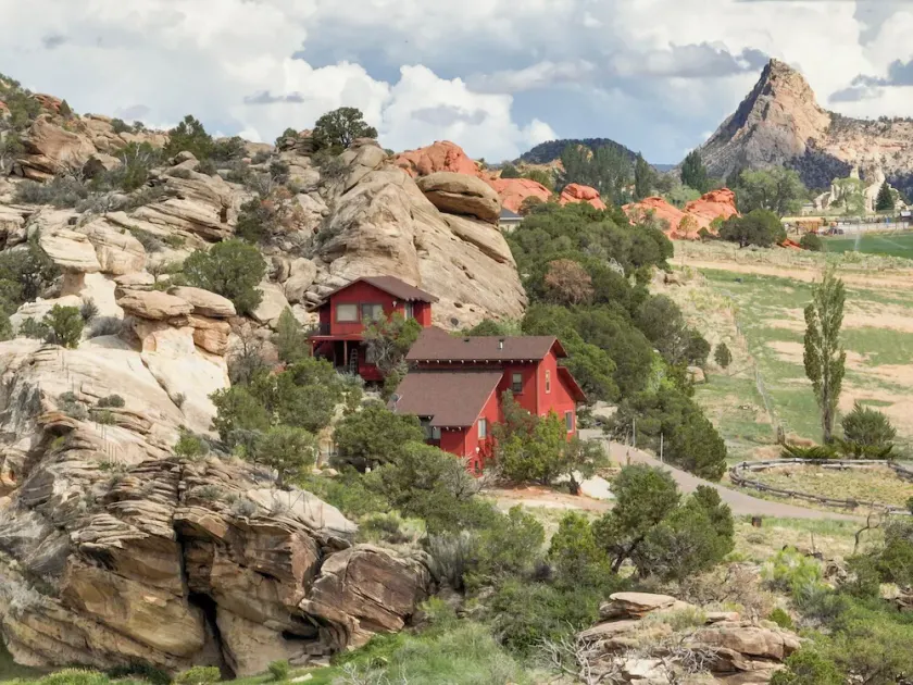 Canyon Wren Cottage, a True Couples Retreat - Image 1