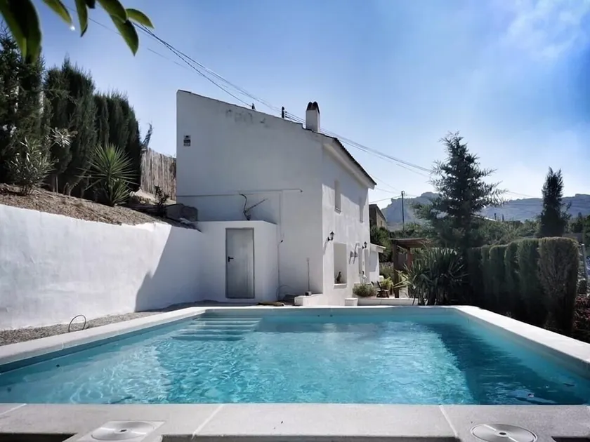 Modern country house with private pool - Image 1