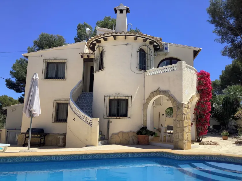 Nouvelle liste! Fabuleuse villa adaptée aux familles, marcheurs, couples - Image 1