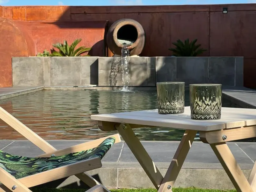 Charming rural house with 5 apartments, swimming pool and barbecue. - Image 1