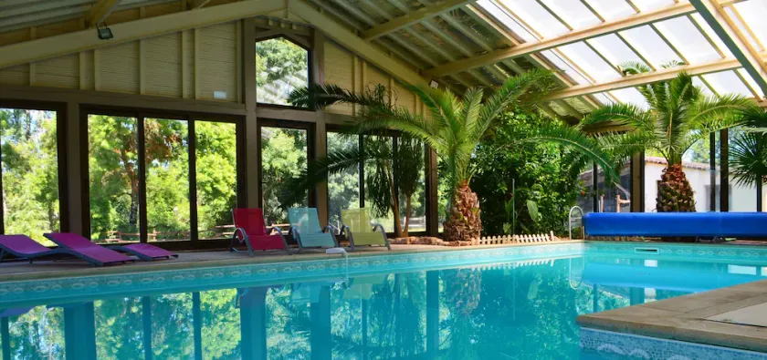 Gite Piscine et Jacuzzi intérieurs - Image 1