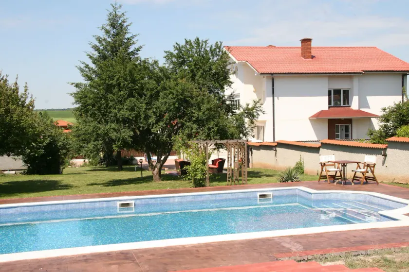Imponerende familie villa med privat pool, grill, solterrasse, sauna og motionsrum - Image 1