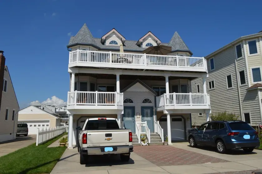 Townhome in the outskirts off the movers and shakers - Image 1