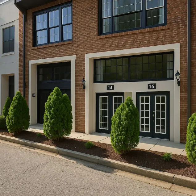 City-Chic at Centennial Hill downtown - Image 1