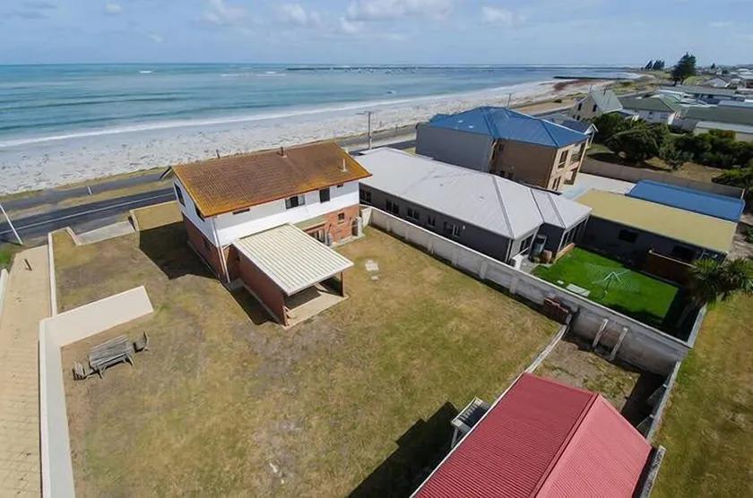 One Sea Parade Port Macdonnell - Image 1