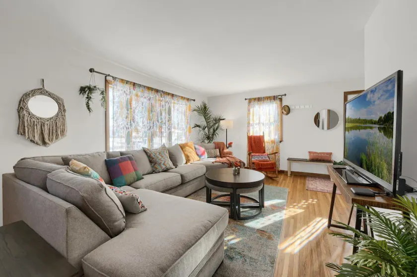 Minutes From Mall Of America and Airport -Single family quiet non through street - Image 1