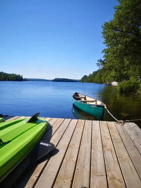 KAYAKS * CANOE * PADDLE BOARDS * WIFI * SATELLITE TV - Image 1