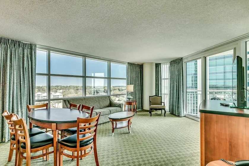 · Luxury 2 Bedroom King Condo - Free Wifi, Pool, Hot Tub, Lazy River! - Image 1
