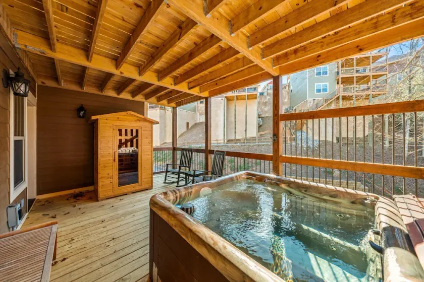 Splash Mansion - Luxe 4BR Chalet with Indoor Pool, Theater and Game room - Image 1