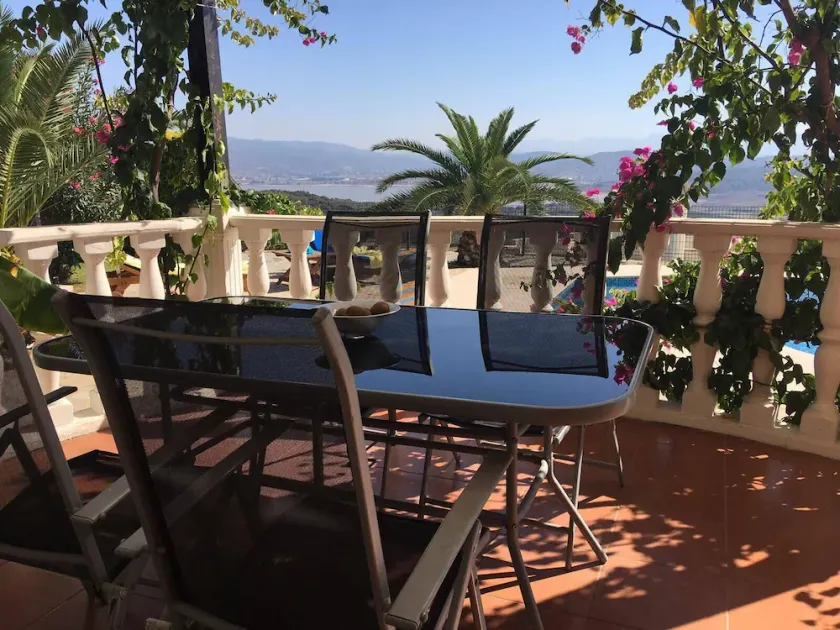 A stunning 4 bed villa with private pool - incredible value - Image 1