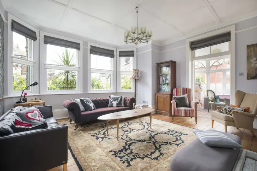 Maison individuelle, élégant et éclectique avec un style dos décontracté. Jardin clos - Image 1
