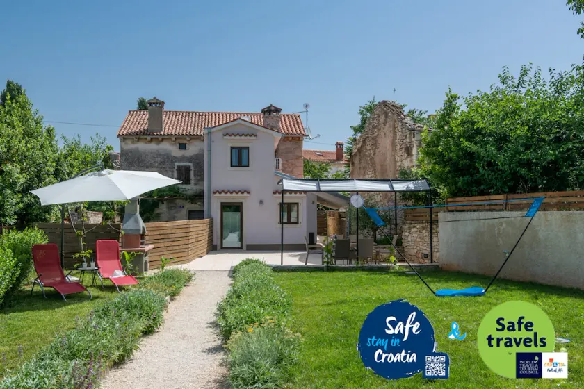 Traditional holiday house in peaceful location, village Rakalj - Image 1
