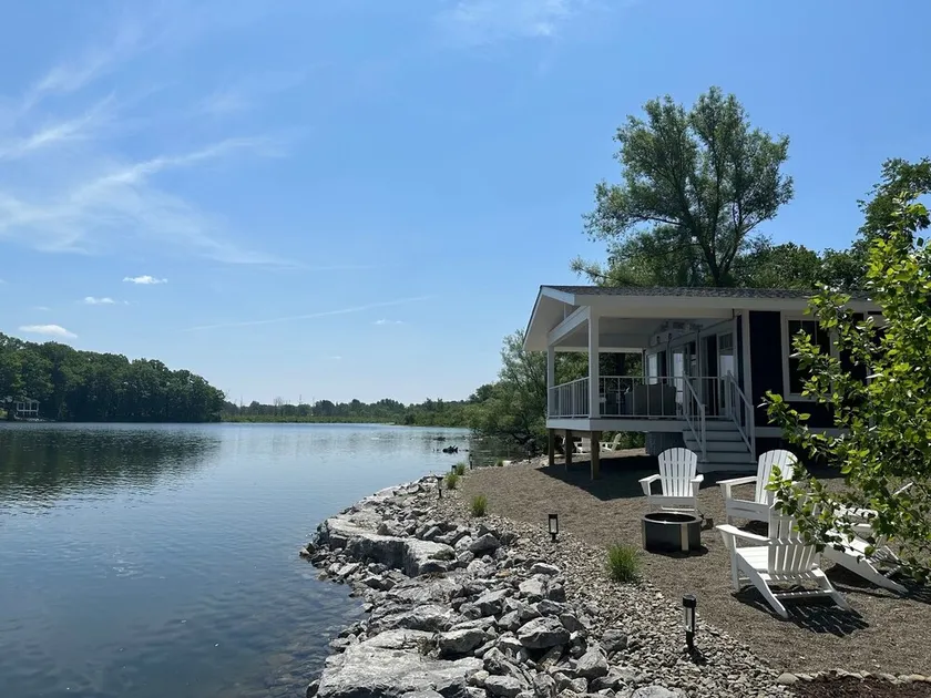 Blue Canoe-Upscale Lake Cottage-Chautauqua-Lilydale-Luxury on the Lake - Image 1