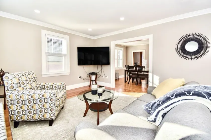 Spacious Private Retreat Near Downtown Boston! - Image 1