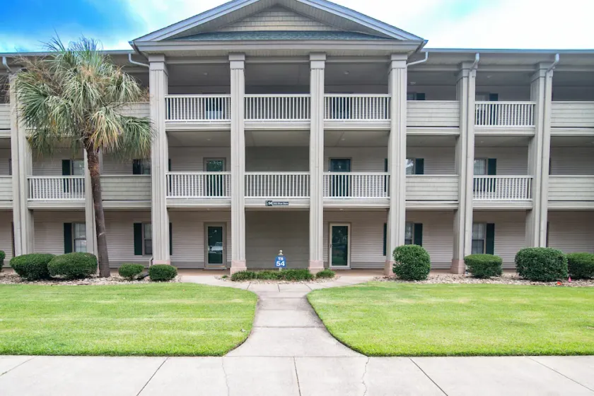 TB 54A Updated and spacious First Floor 2 bedroom at True Blue - Image 1