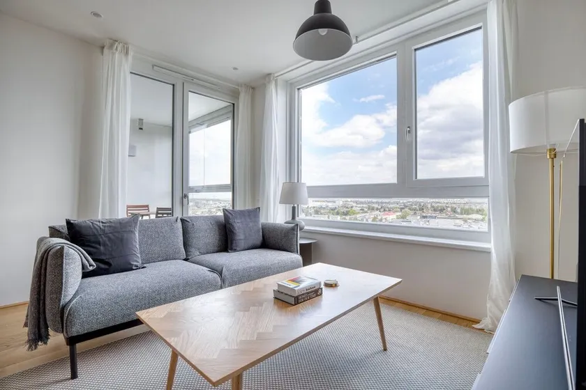 Inviting Donaustadt 1BR w/ Pool, Gym & Elevator, nr U1, by Blueground - Image 1