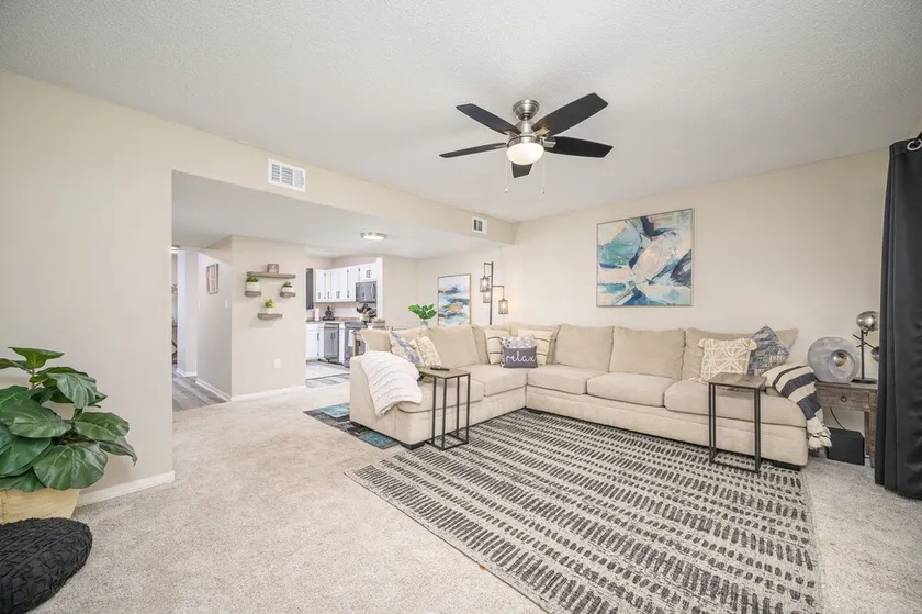 Charming Getaway - 2 bedroom townhome in Ft. Walton Beach. Pet Friendly  - Image 1