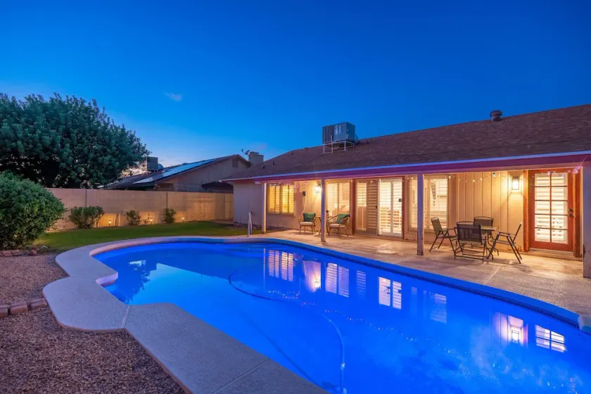 Cozy Remodel, Diving Pool & Hot tub, Great Location Near Entertainment! - Image 1