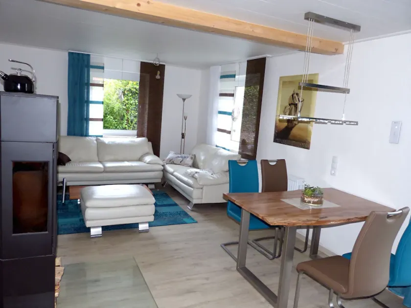Habitación privada con terraza, jardín y barbacoa | Vistas al lago - Image 1