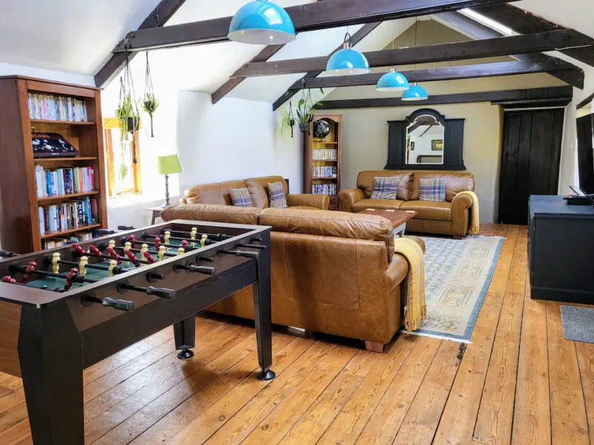 4 bedroom barn conversion on smallholding with alpacas, goats and pigs - Image 1