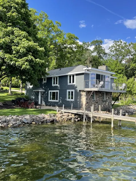 4 BDRM 2 Bath Cottage am Ufer des Green Lake - Image 1
