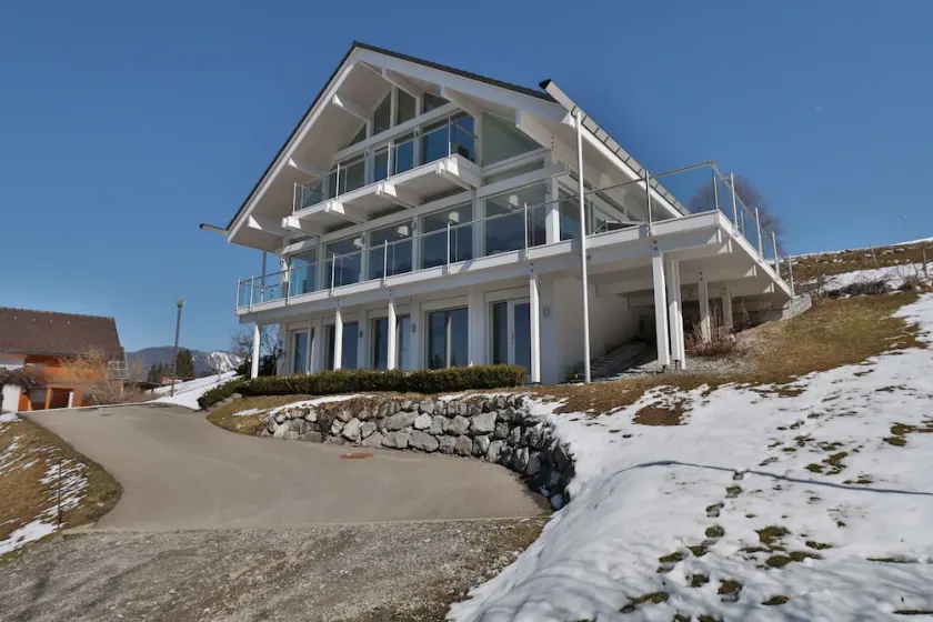 Maison design pour se détendre dans le Vorarlberg jusqu'à 8 personnes (300 m²) - Image 1