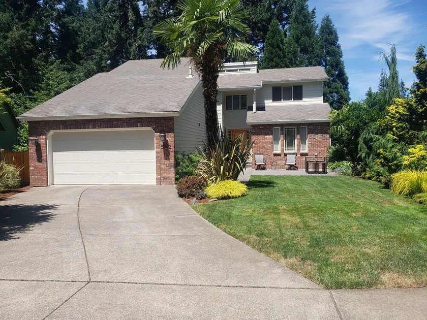 Quiet Family Friendly 2 bedroom basement sleeps 6 - Image 1