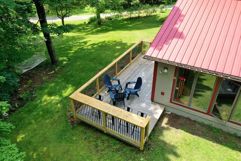 Trailside! Bike In Bike Out, Steps to Town. Outdoor shower, fire pit, & more. - Image 1
