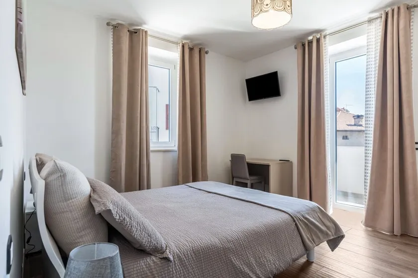 Modern Apartment “Villa Vacanze Pink Lady” Mountain View, Private Terrace & Garden - Image 1