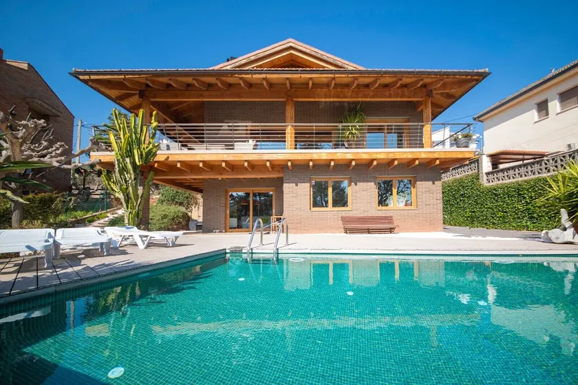 Villa Torrelles: Pool and views 20min to Barcelona - Image 1
