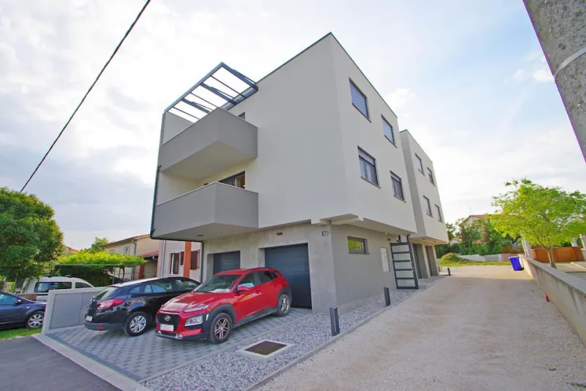 Modern holiday apartment in the peaceful village of Štinjan, near Pula - Image 1