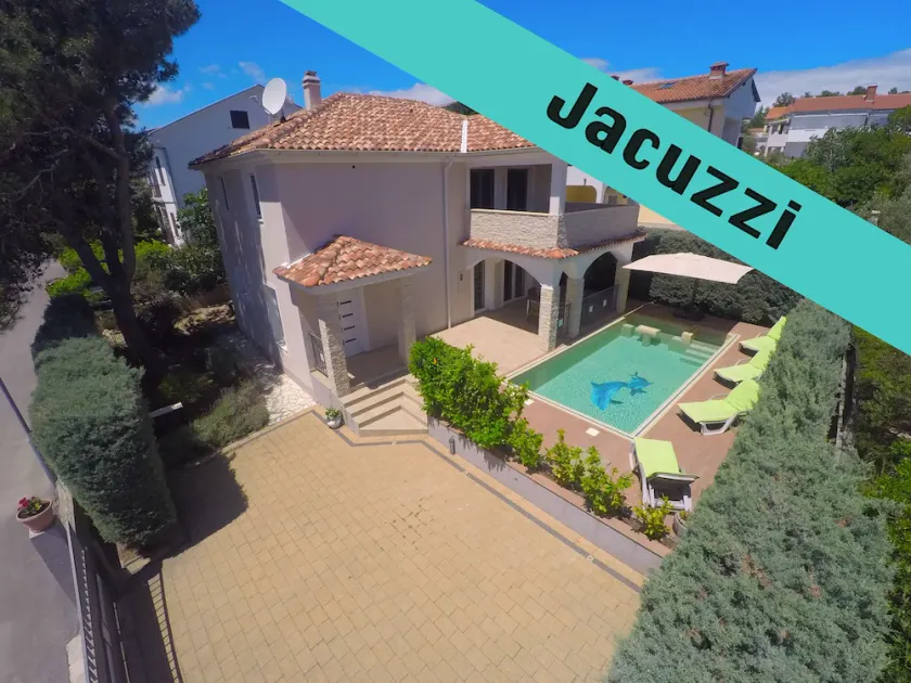 Villa KRK : Exklusive, Beheizter Pool, 150 m vom Meer, Meerblick - Image 1