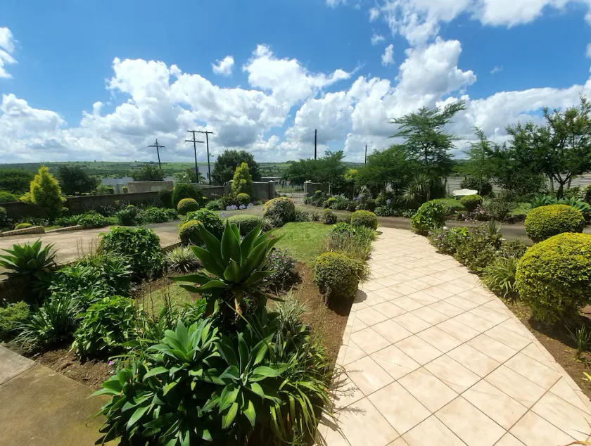 Ekhaya Lodge - Image 1