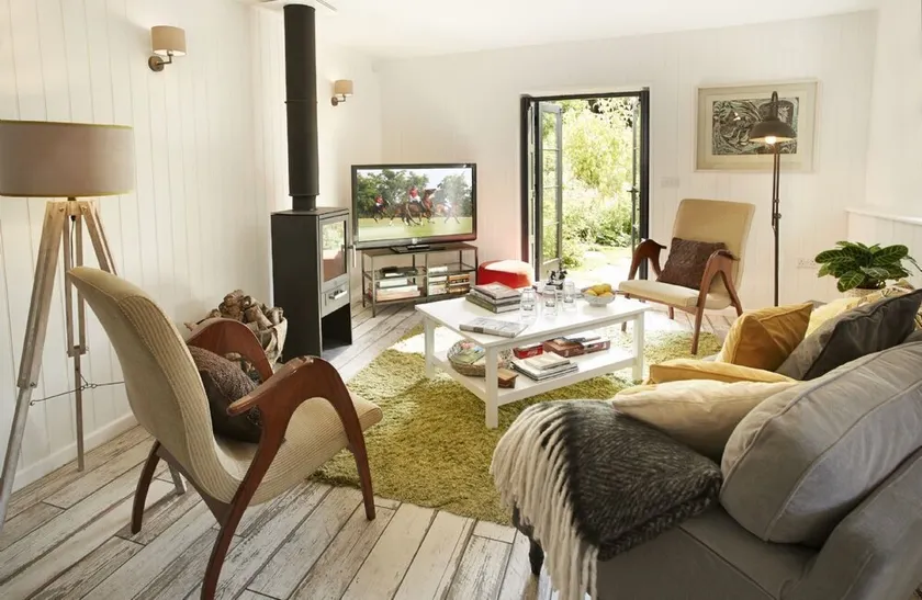 A sensitively converted former cheese press, located in the popular village of Eckington - Image 1