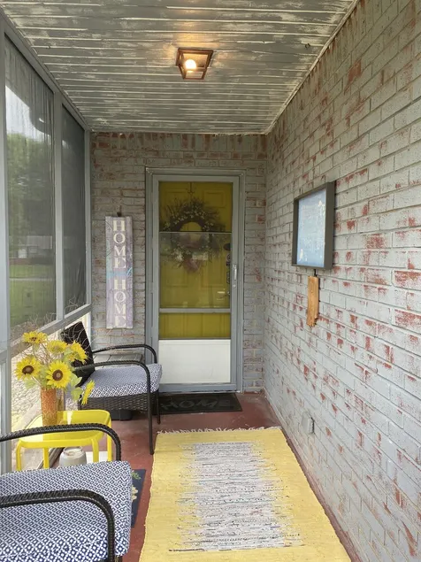 Laura’s Sweet Suite<br>Private, Cozy 2-Bd Rm Guest Suite.<br> HOT TUB - Image 1